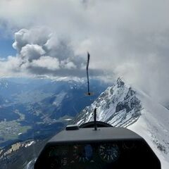 Flugwegposition um 12:22:14: Aufgenommen in der Nähe von Gemeinde Haiming, Österreich in 2327 Meter